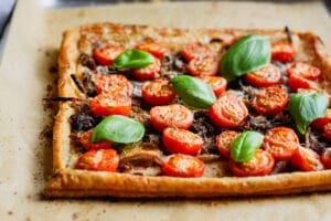 Caramelized onion tomato tart