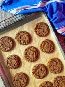 Molasses Crinkle Cookies