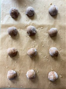 chewy molasses crinkle cookies