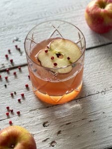 apple cinnamon bourbon sour