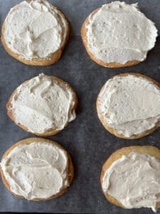 6 frosted sugar cookies