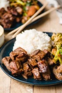 hibachi steak with riece and broccoli and c