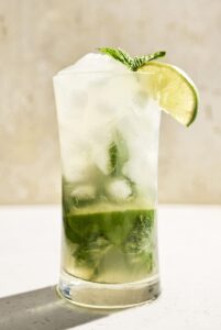 Yuzu mojito with lime