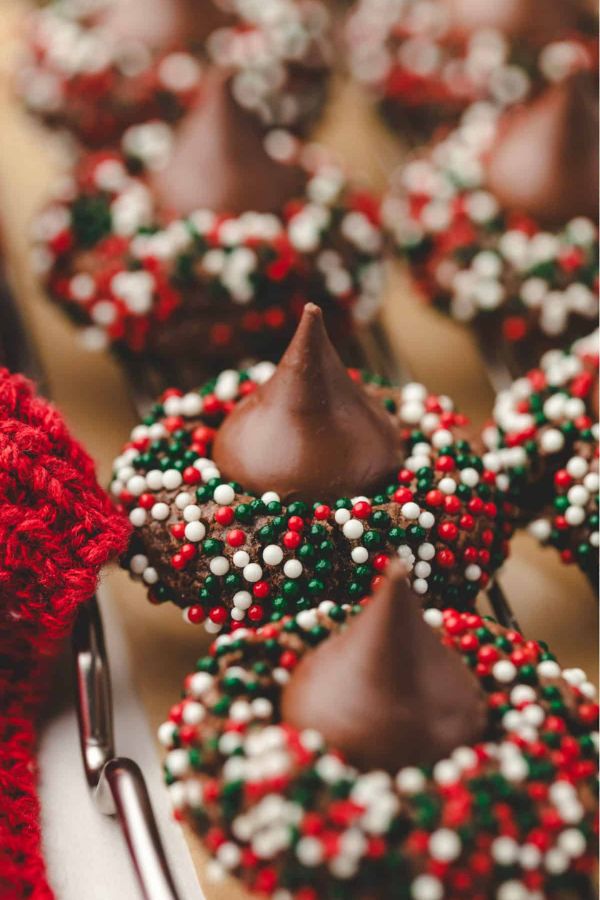 Christmas kiss cookies with sprinkles