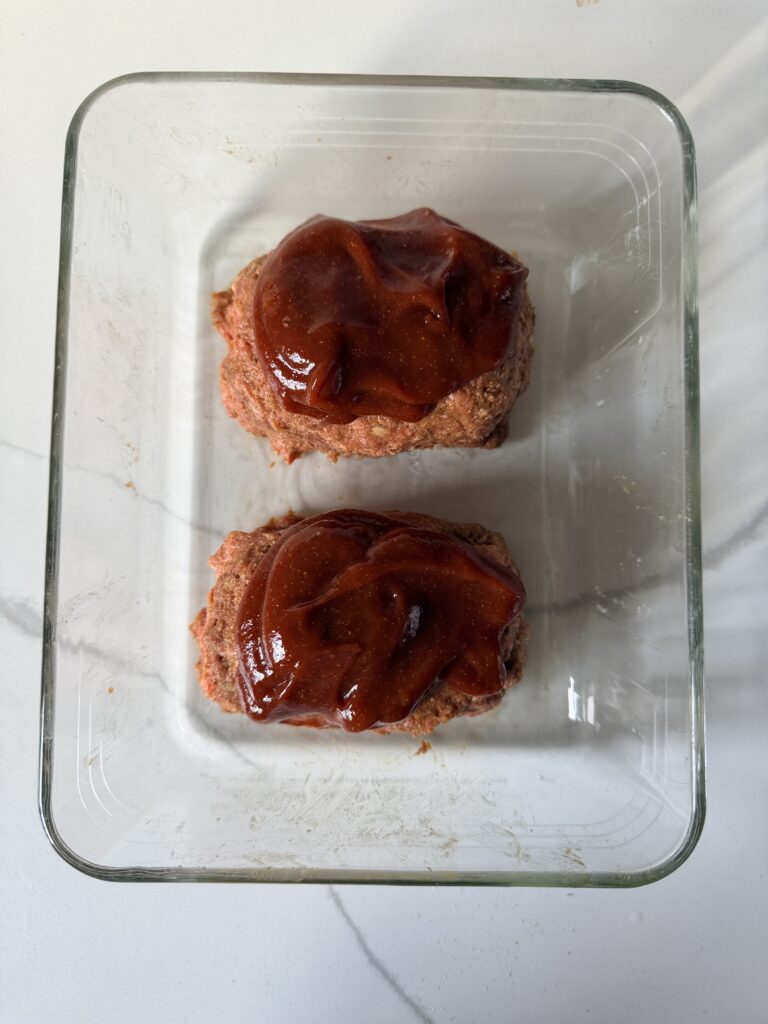 mini meatloaves with sauce